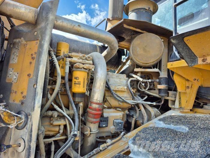 CAT 966G-2 Iekrāvēji uz riteņiem