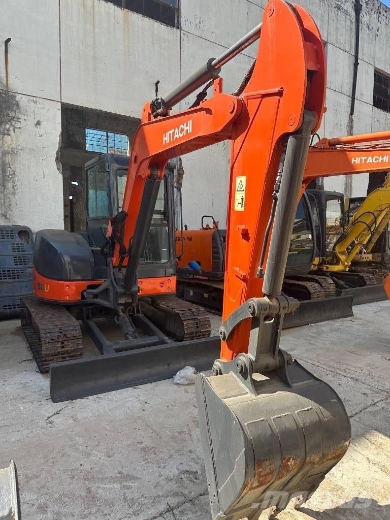 Hitachi ZX 50 U Kāpurķēžu ekskavatori