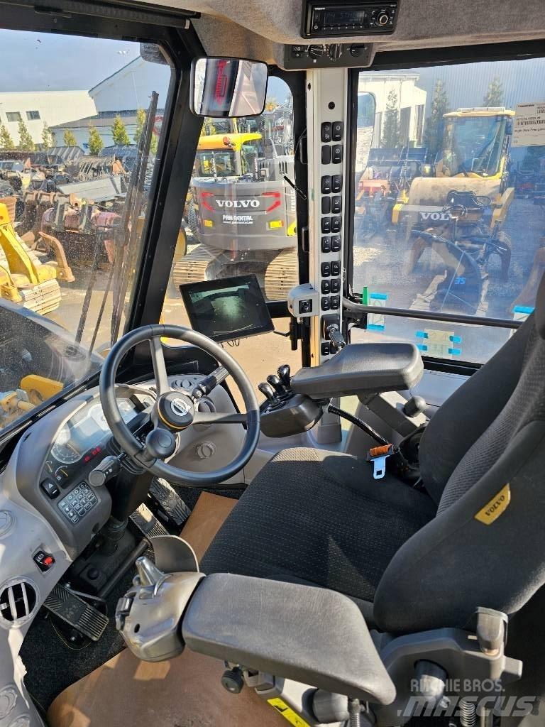 Volvo L260H Iekrāvēji uz riteņiem
