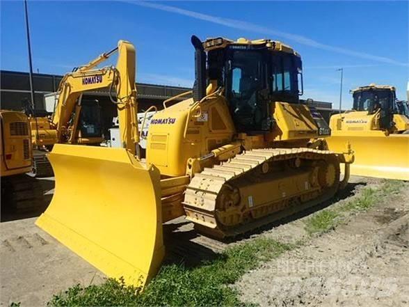 Komatsu D61EXi-24 Kāpurķēžu buldozeri