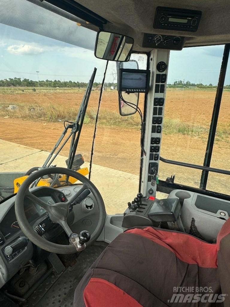 Volvo L90F Iekrāvēji uz riteņiem