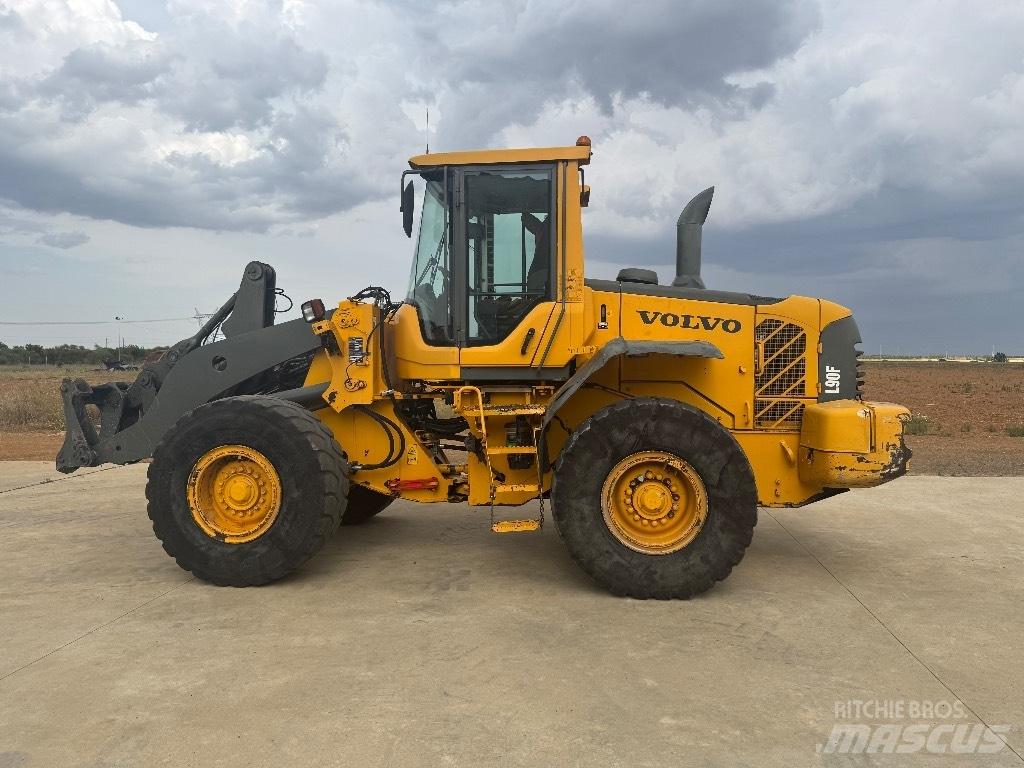 Volvo L90F Iekrāvēji uz riteņiem