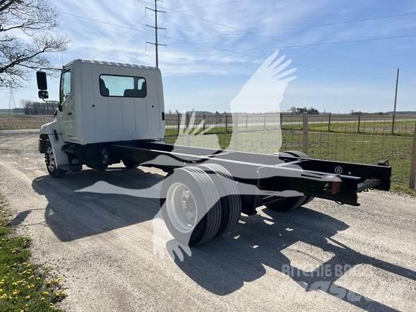 Hino 238 Šasija ar kabīni