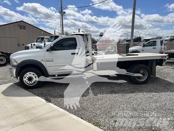 RAM 5500 SLT Platformas/izkraušana no sāniem