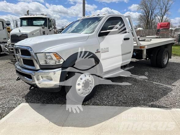 RAM 5500 SLT Platformas/izkraušana no sāniem