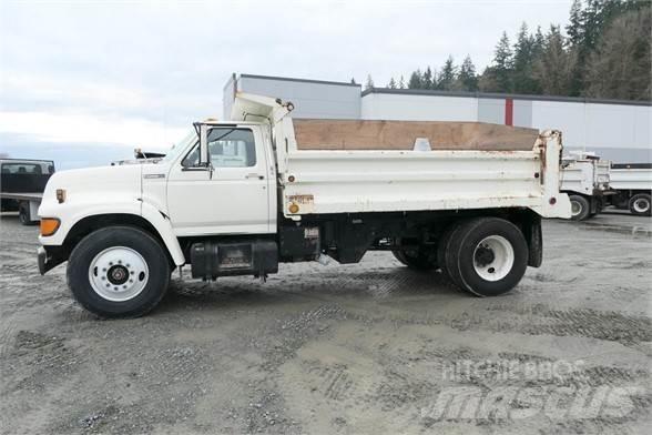 Ford F800 Pašizgāzējs