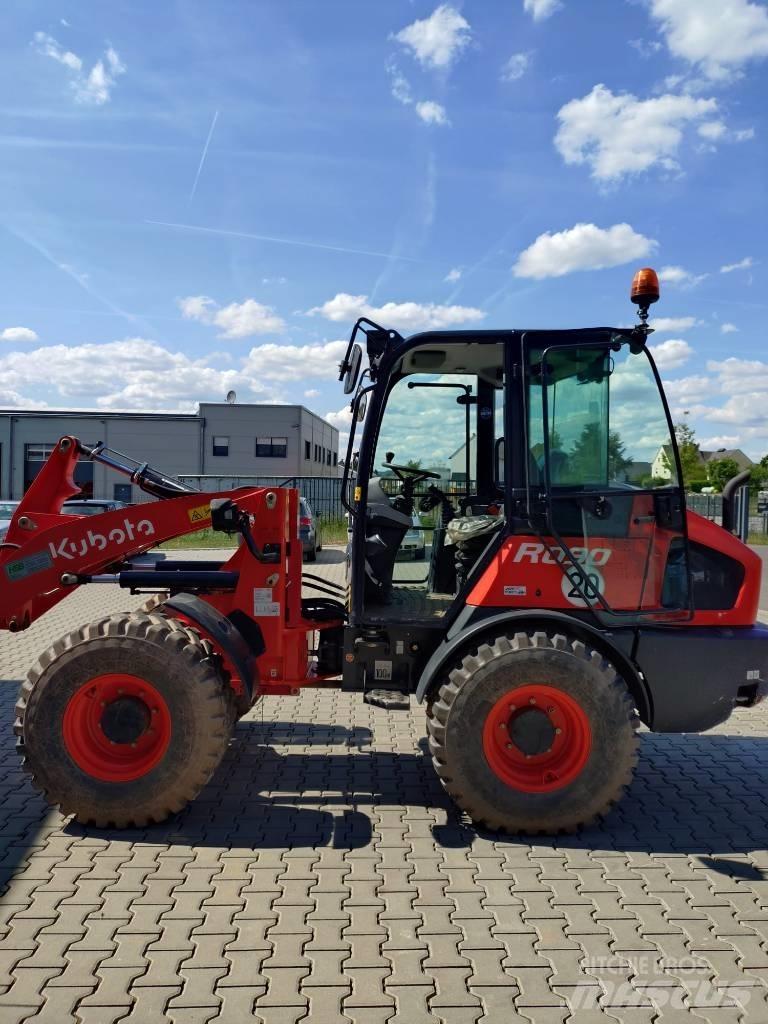 Kubota R 090 Iekrāvēji uz riteņiem