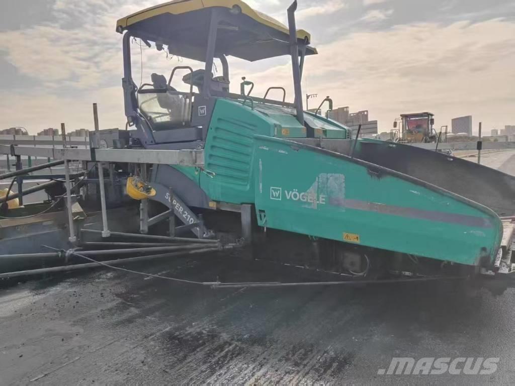 Vögele 2100 Asfalta klājēji