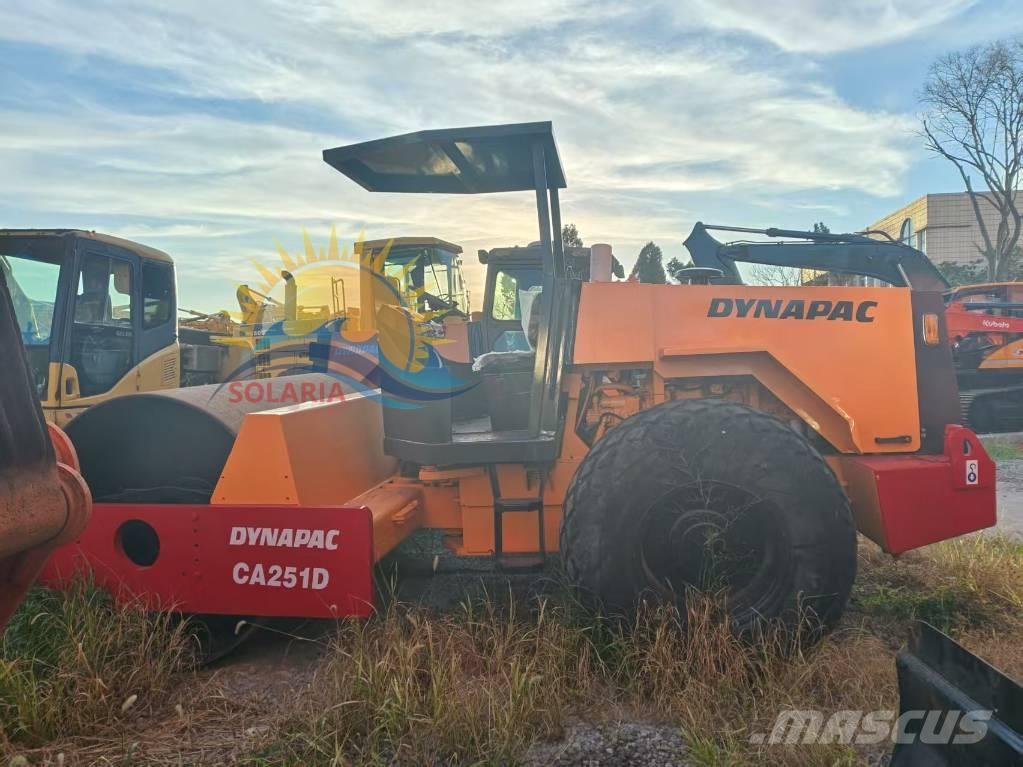 Dynapac CA 251 D Vienvalča grunts veltņi