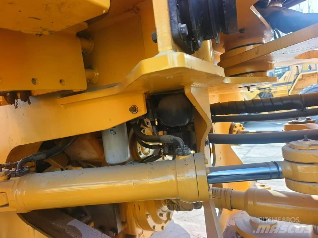 Volvo L 180 F Iekrāvēji uz riteņiem