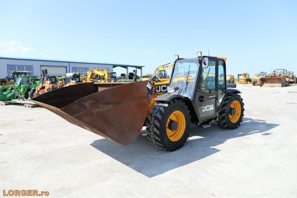 JCB 527-58 Agri Lauksaimniecības pacēlāji
