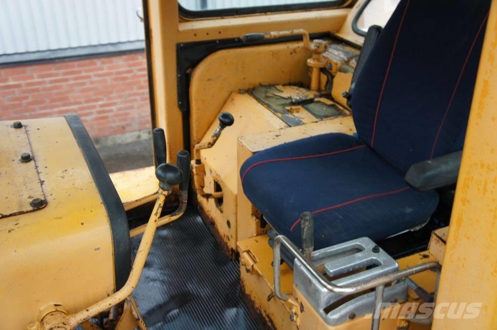 Komatsu D 155 A-1 Kāpurķēžu buldozeri