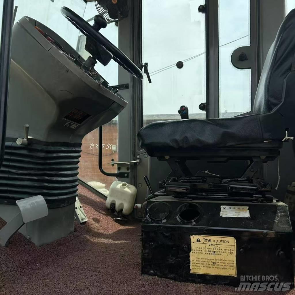 XCMG XS 223 J Vienvalča grunts veltņi