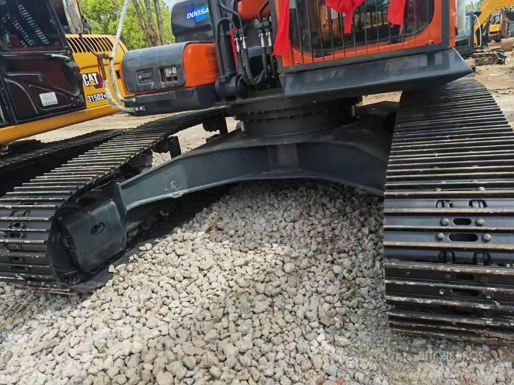 Doosan DX 300 LCA Kāpurķēžu ekskavatori