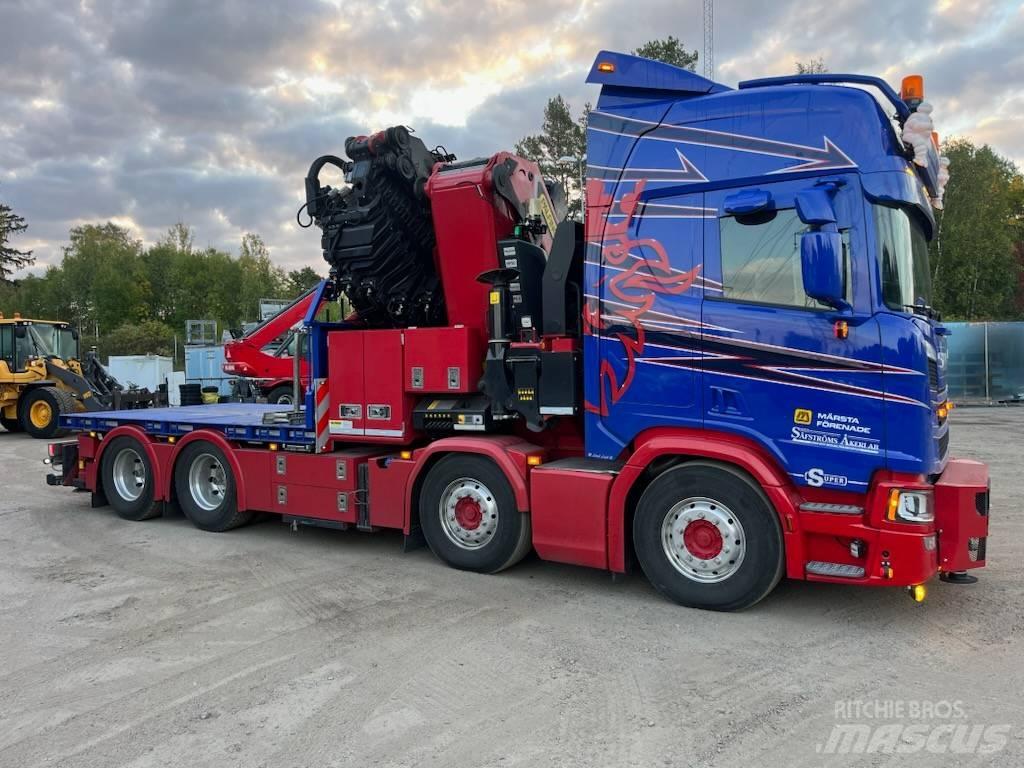 Scania R 560 Smagās mašīnas ar celtni