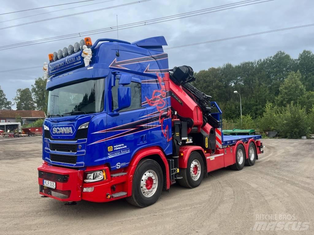 Scania R 560 Smagās mašīnas ar celtni