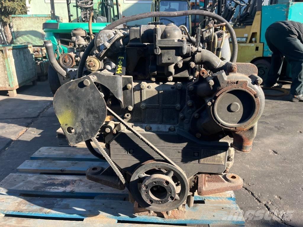 Perkins 1004 E-0044 Dzinēji
