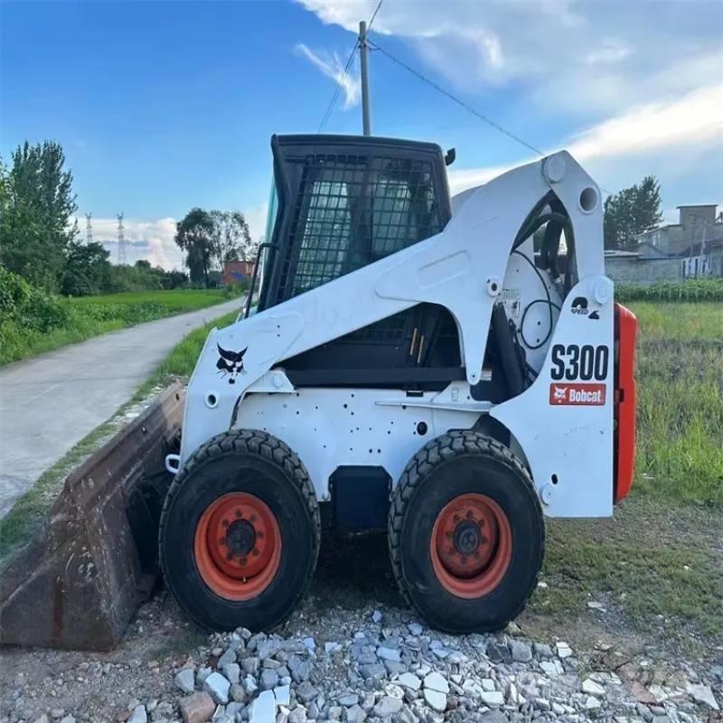 Bobcat S 300 Lietoti riteņu kompaktiekrāvēji