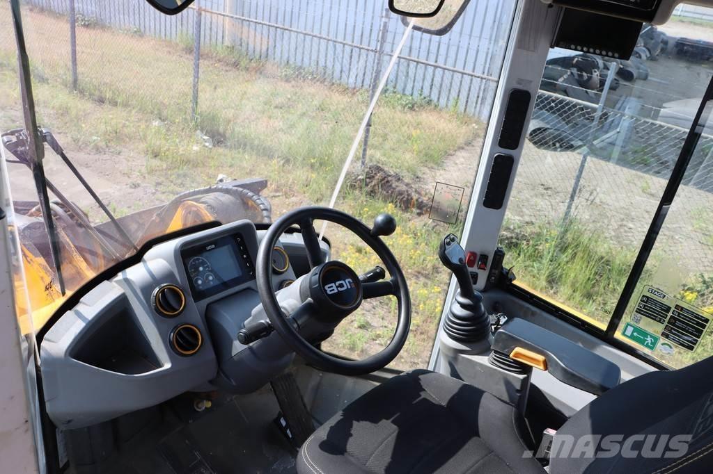 JCB 427 a5 zx Iekrāvēji uz riteņiem