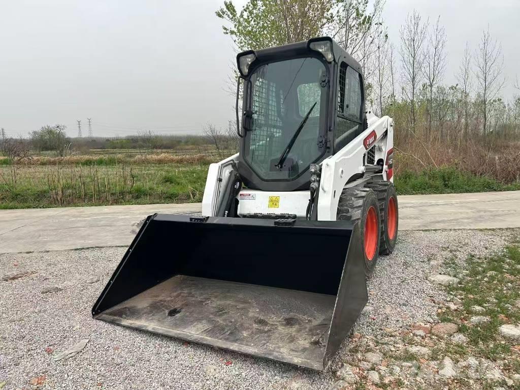 Bobcat S 450 Lietoti riteņu kompaktiekrāvēji