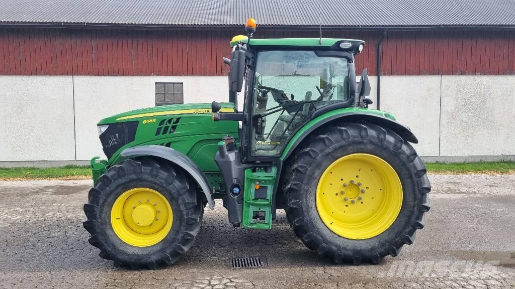 John Deere 6155R Traktori