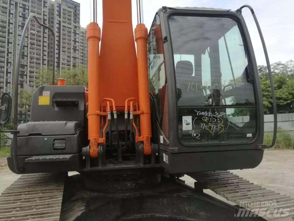 Hitachi zx200 Kāpurķēžu ekskavatori