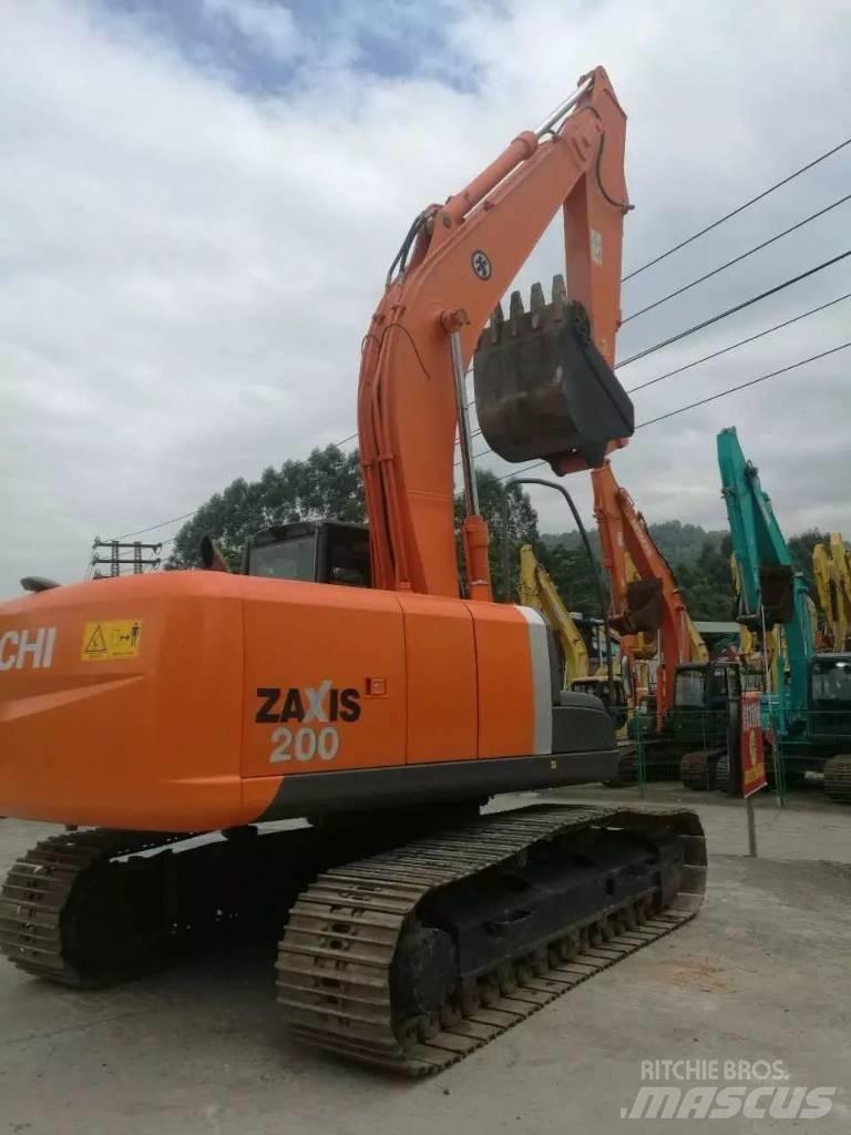 Hitachi zx200 Kāpurķēžu ekskavatori