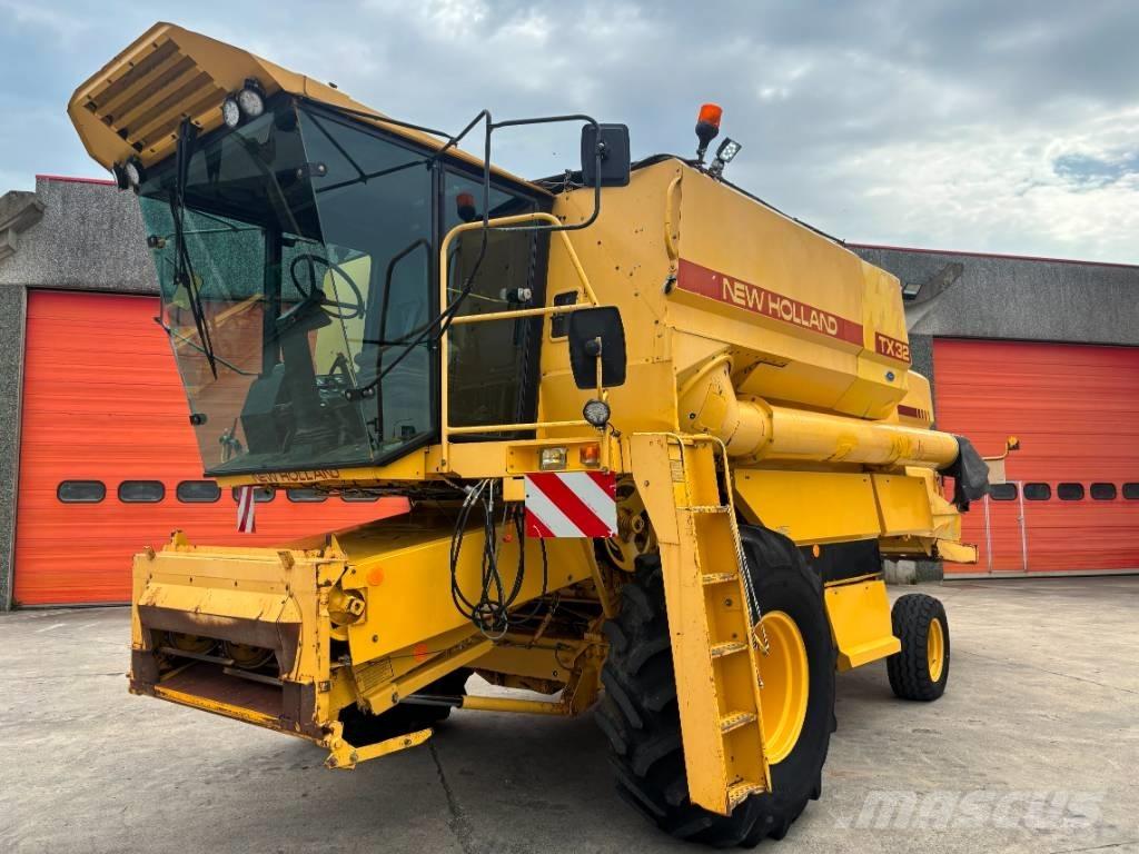 New Holland TX 32 Ražas novākšanas kombaini