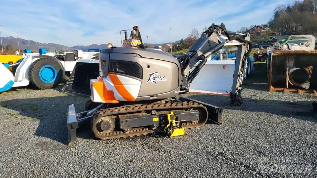 Akula DR300 Demontāžas ekskavators
