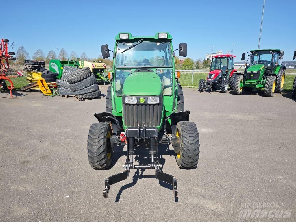 John Deere 4520 Kompaktie traktori