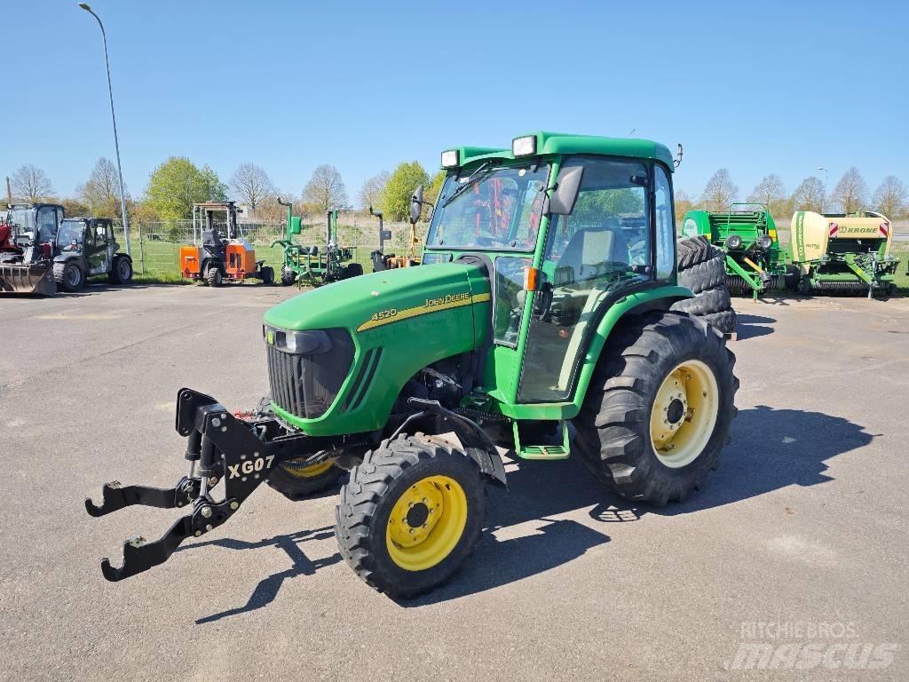 John Deere 4520 Kompaktie traktori