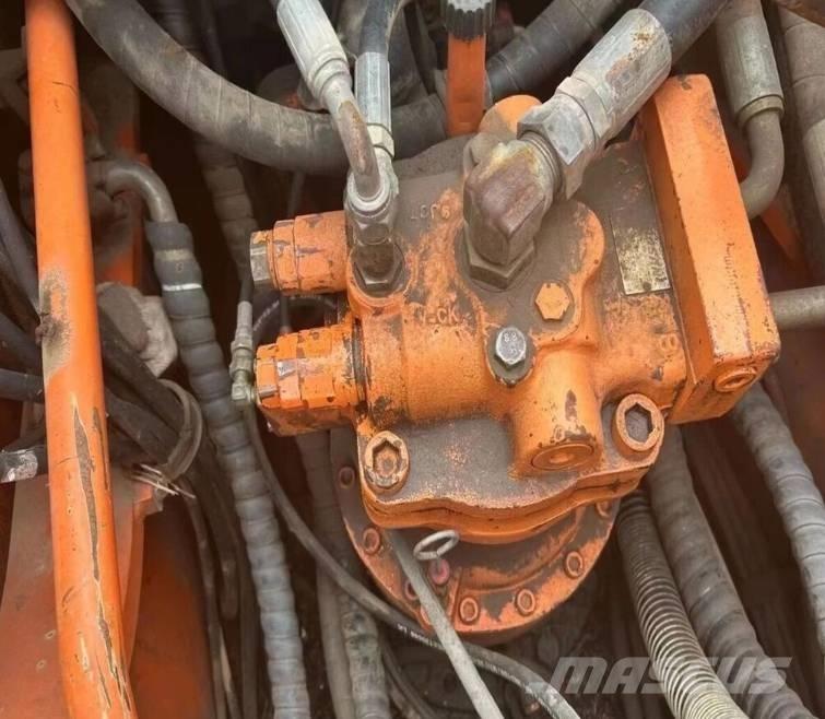Doosan DH210W Ekskavatori uz riteņiem