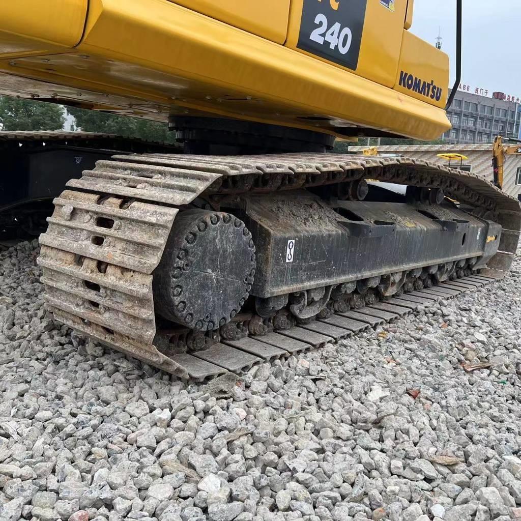 Komatsu PC 240 Kāpurķēžu ekskavatori