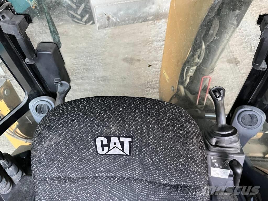 CAT 432 F 2 Ekskavatori-iekrāvēji