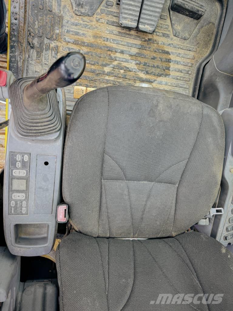 Komatsu PC 300 LC-7 Kāpurķēžu ekskavatori