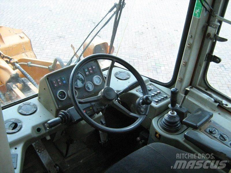 Hyundai HL740-3 Iekrāvēji uz riteņiem
