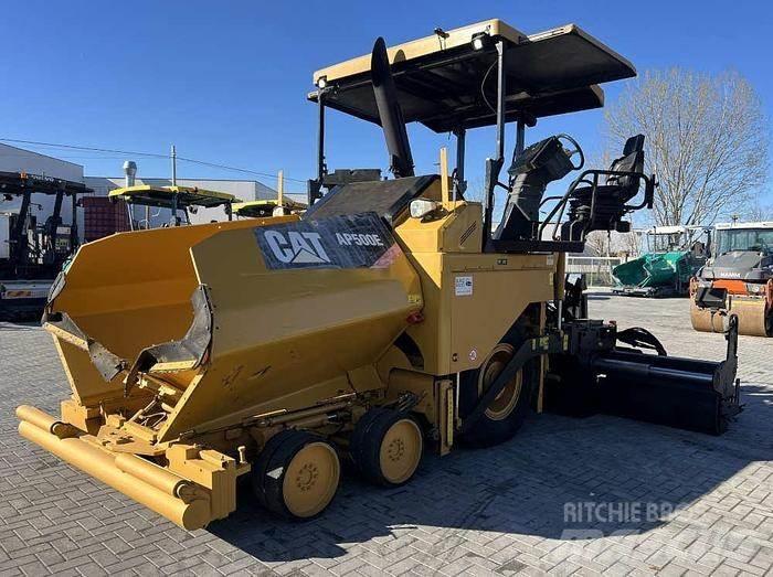 CAT AP 500E Asfalta klājēji