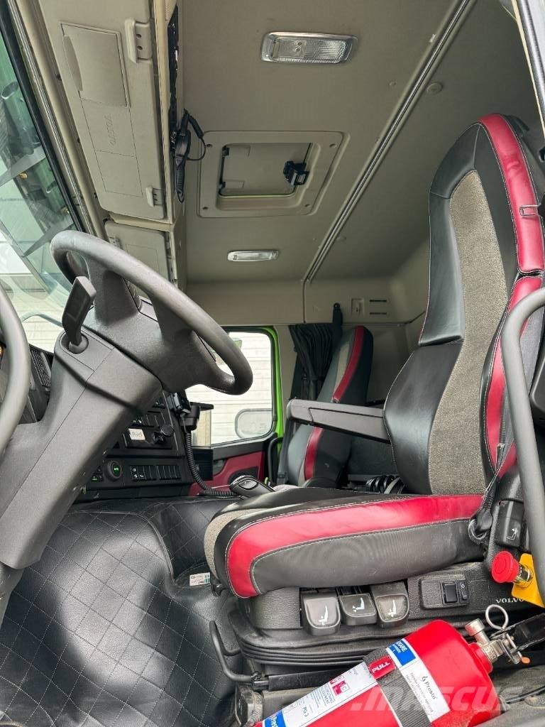 Volvo FM 8*4 Pašizgāzējs