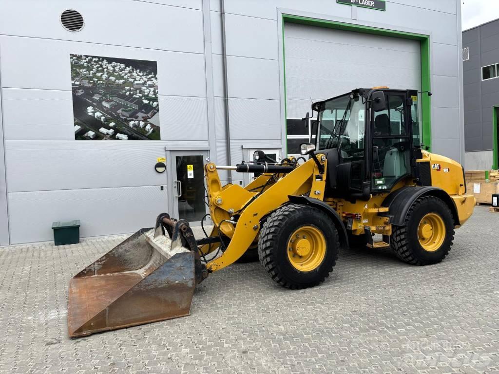 CAT 908 M Iekrāvēji uz riteņiem