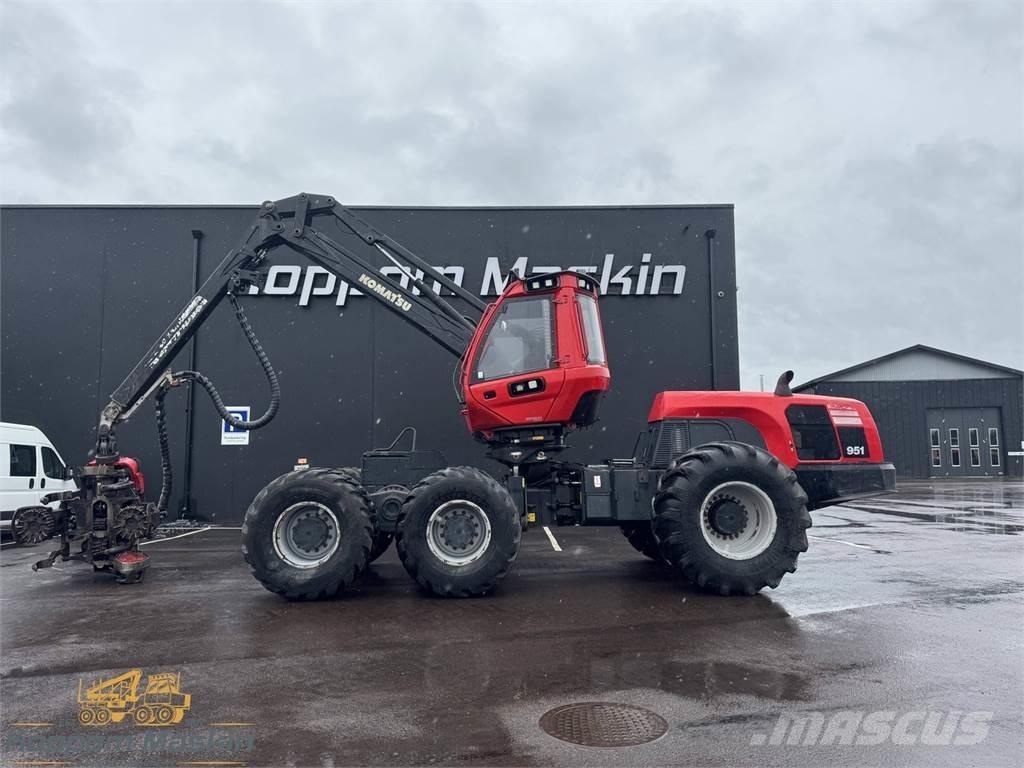Komatsu 951 Harvesteri