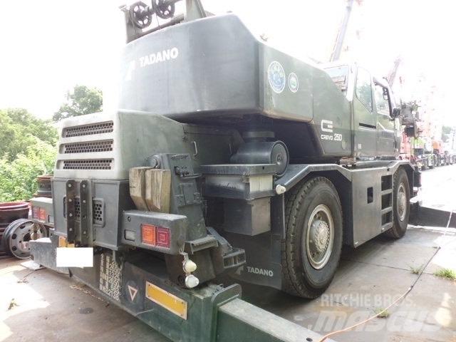 Tadano TR250M-6 Celtņi nelīdzenām virsmām