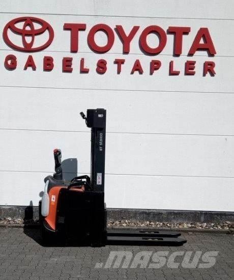 Toyota SPE140L Pašgājēji krautnētāji