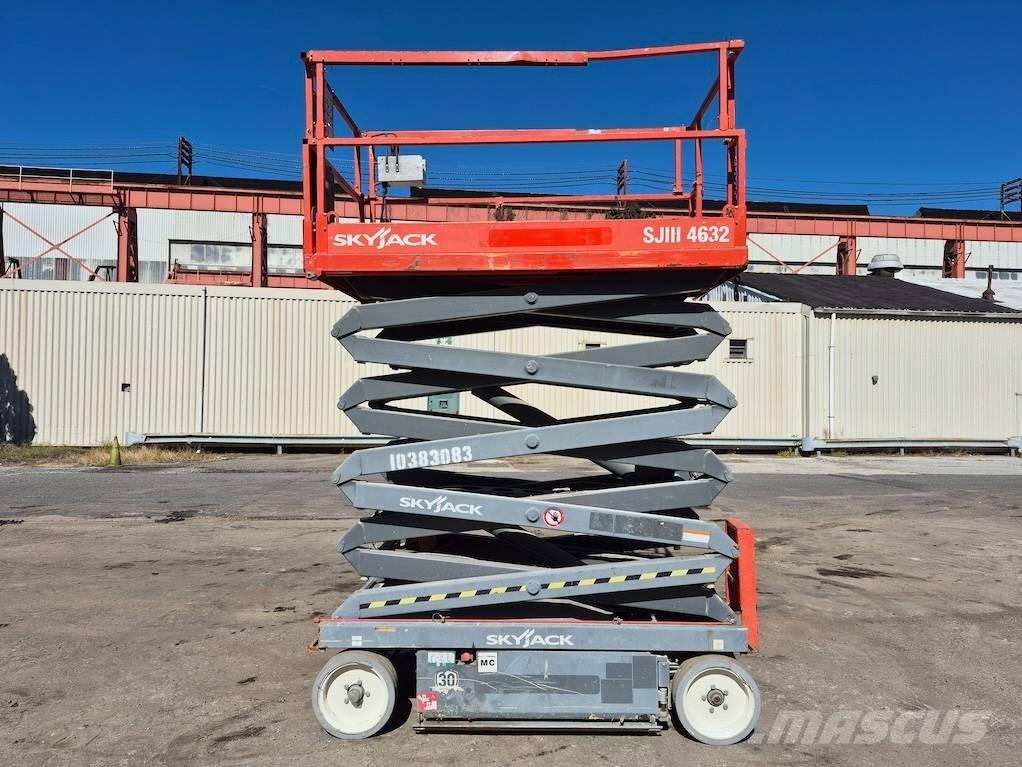 SkyJack SJ 4632 Šķerveida pacēlāji