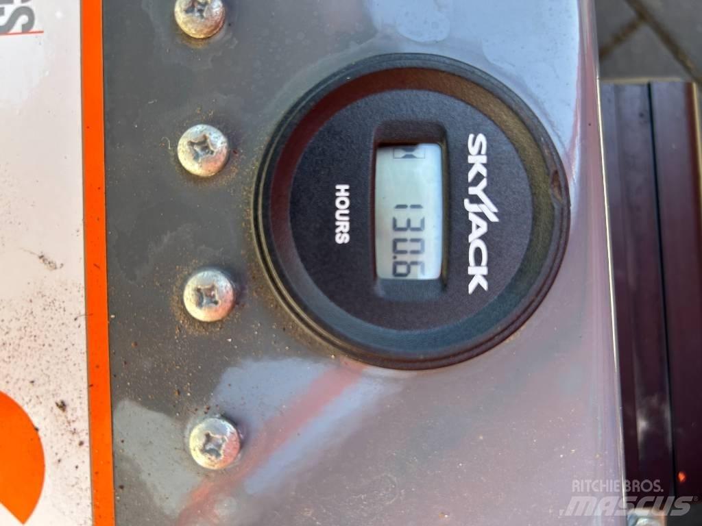 SkyJack SJ III 4632 Šķerveida pacēlāji