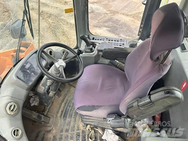 Doosan DL 300 Iekrāvēji uz riteņiem