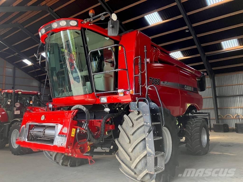 Case IH 7088 Ražas novākšanas kombaini
