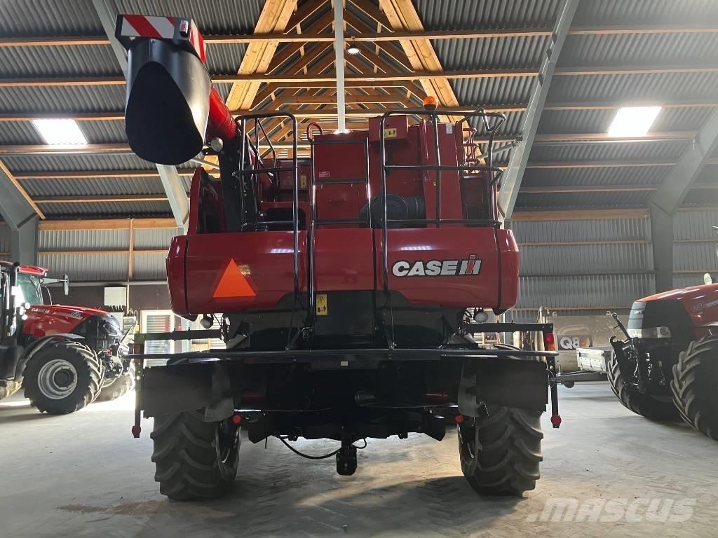 Case IH 7088 Ražas novākšanas kombaini
