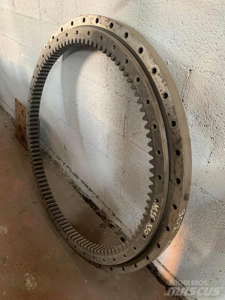 Liebherr 902 Šasija un piekare