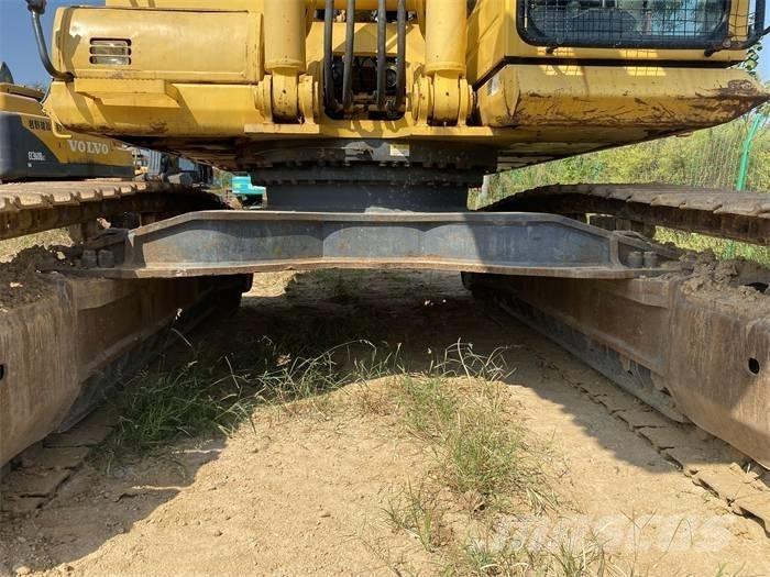 Komatsu PC450-8 Kāpurķēžu ekskavatori