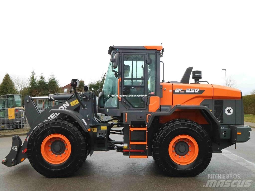 Develon DL 250-7 Iekrāvēji uz riteņiem